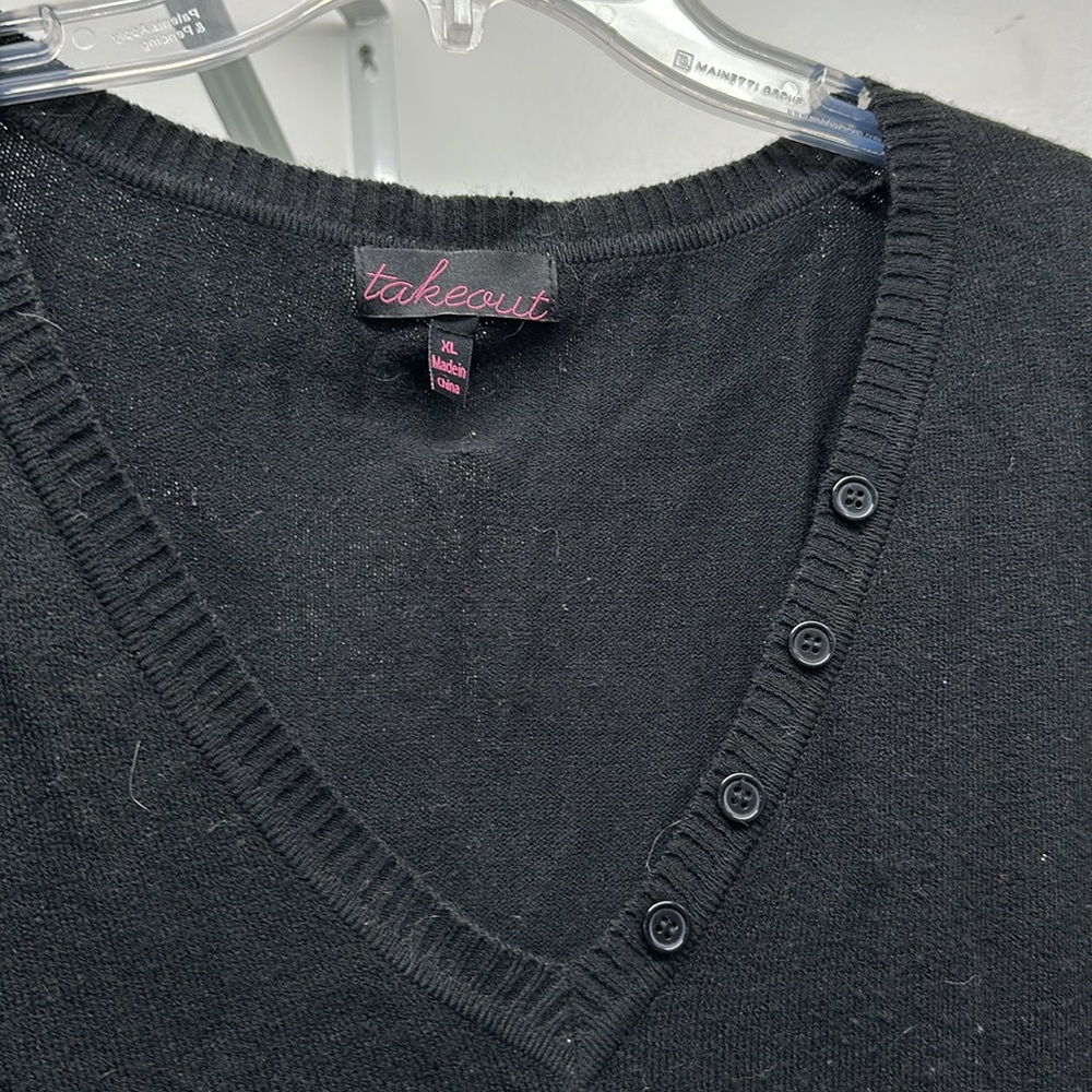 Sweater🪩 - Picture 2 of 4